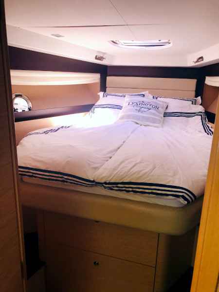 Motorboot Beneteau Monte Carlo 37 Sports Cruiser