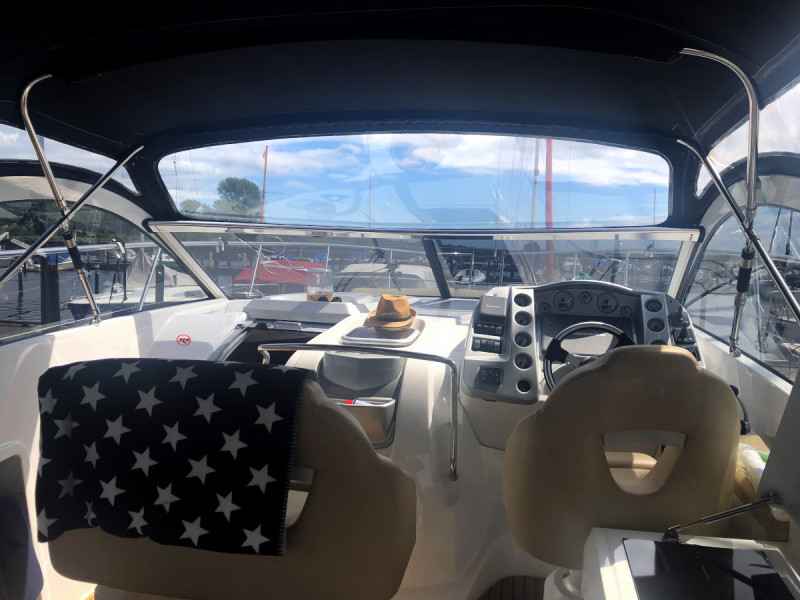 Motorboot Beneteau Monte Carlo 37 Sports Cruiser