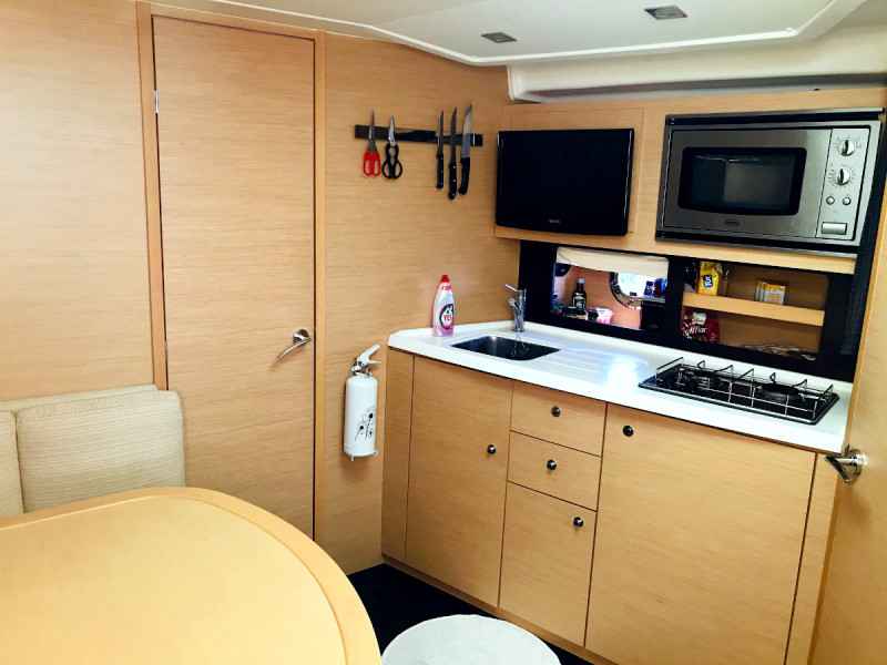 Motorboot Beneteau Monte Carlo 37 Sports Cruiser