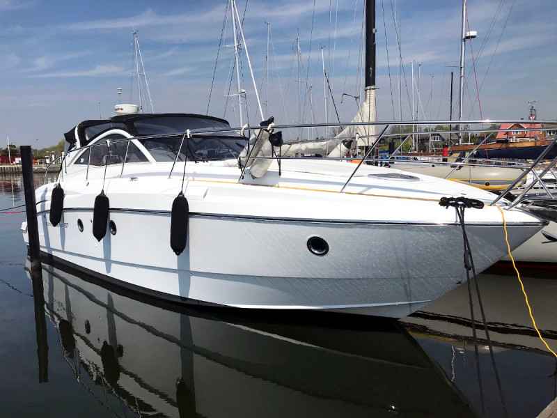 Motorboot Beneteau Monte Carlo 37 Sports Cruiser