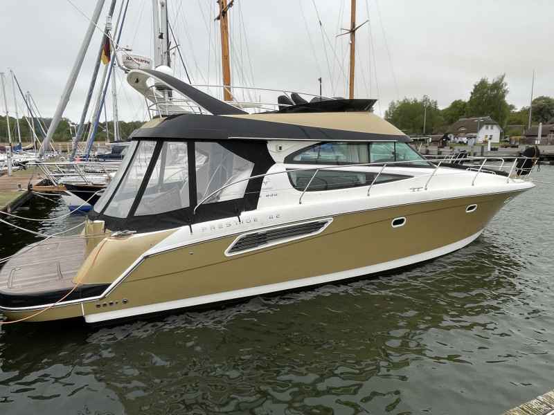 Motorboot Bavaria 36 Sport Open