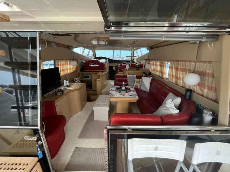 Motorboot Ferretti 530