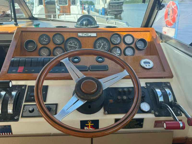 Motorboot Sea Ray 300 Express Cruiser