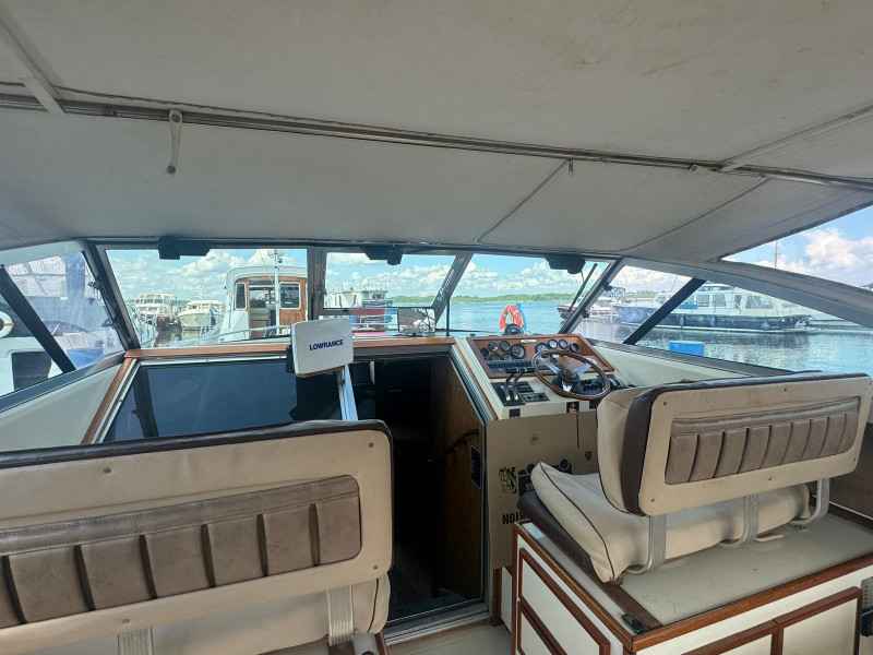Motorboot Sea Ray 300 Express Cruiser
