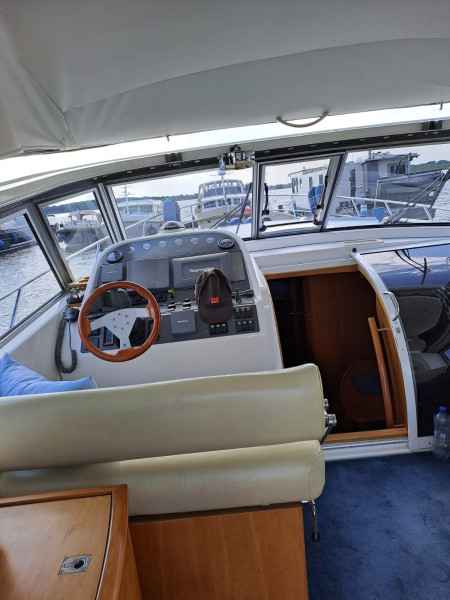 Motorboot Sea Ray 300 Express Cruiser