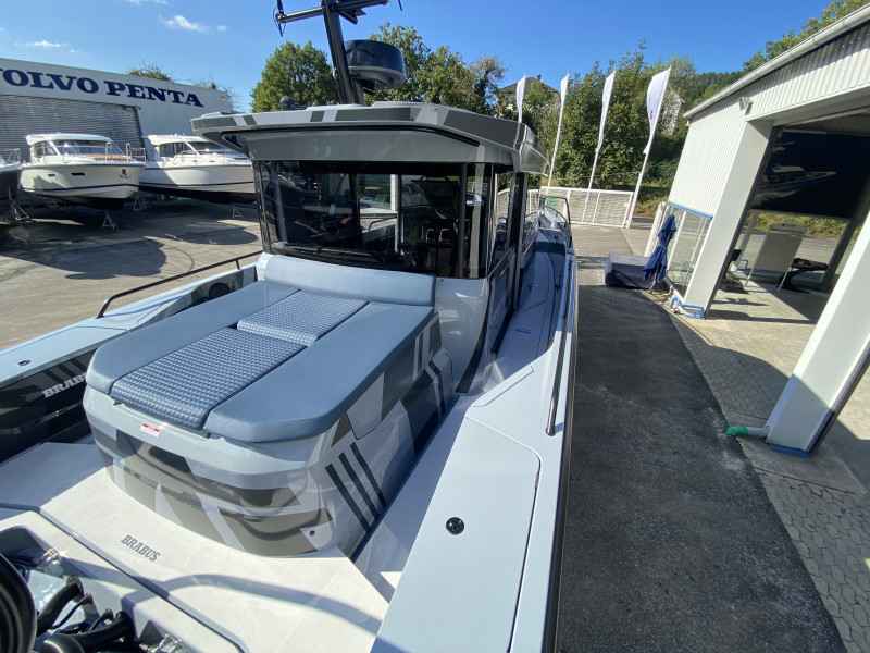Motorboot Axopar Brabus Shadow 900 Cross Cabin