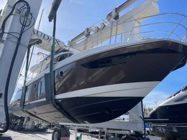 Motorboot Azimut 38 Fly