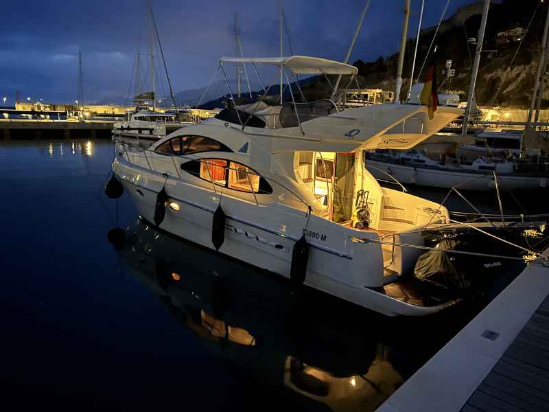 Motorboot Azimut 42 Fly