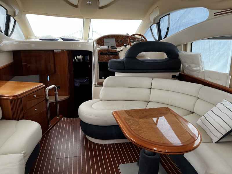 Motorboot Azimut 42 Fly