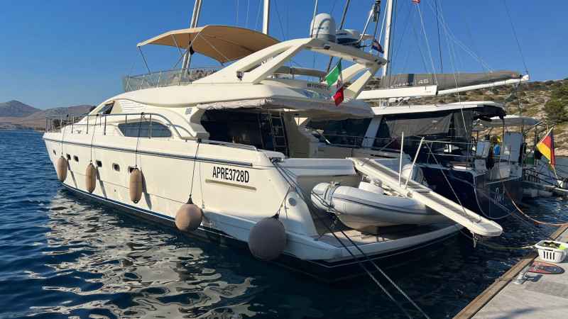Motorboot Ferretti 57 Fly