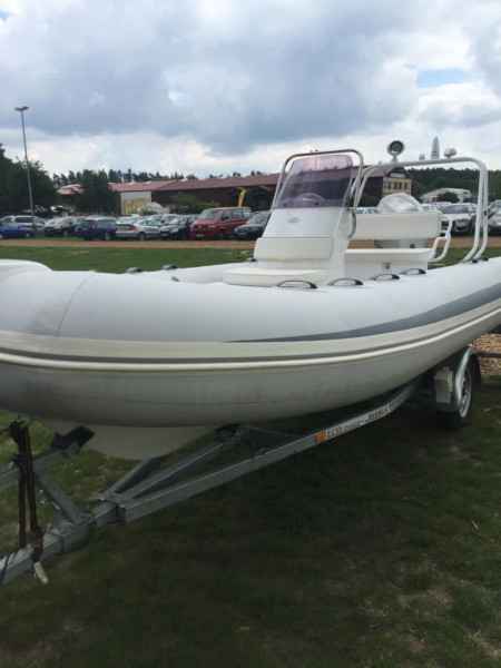 Motorboot Dominator 86 S