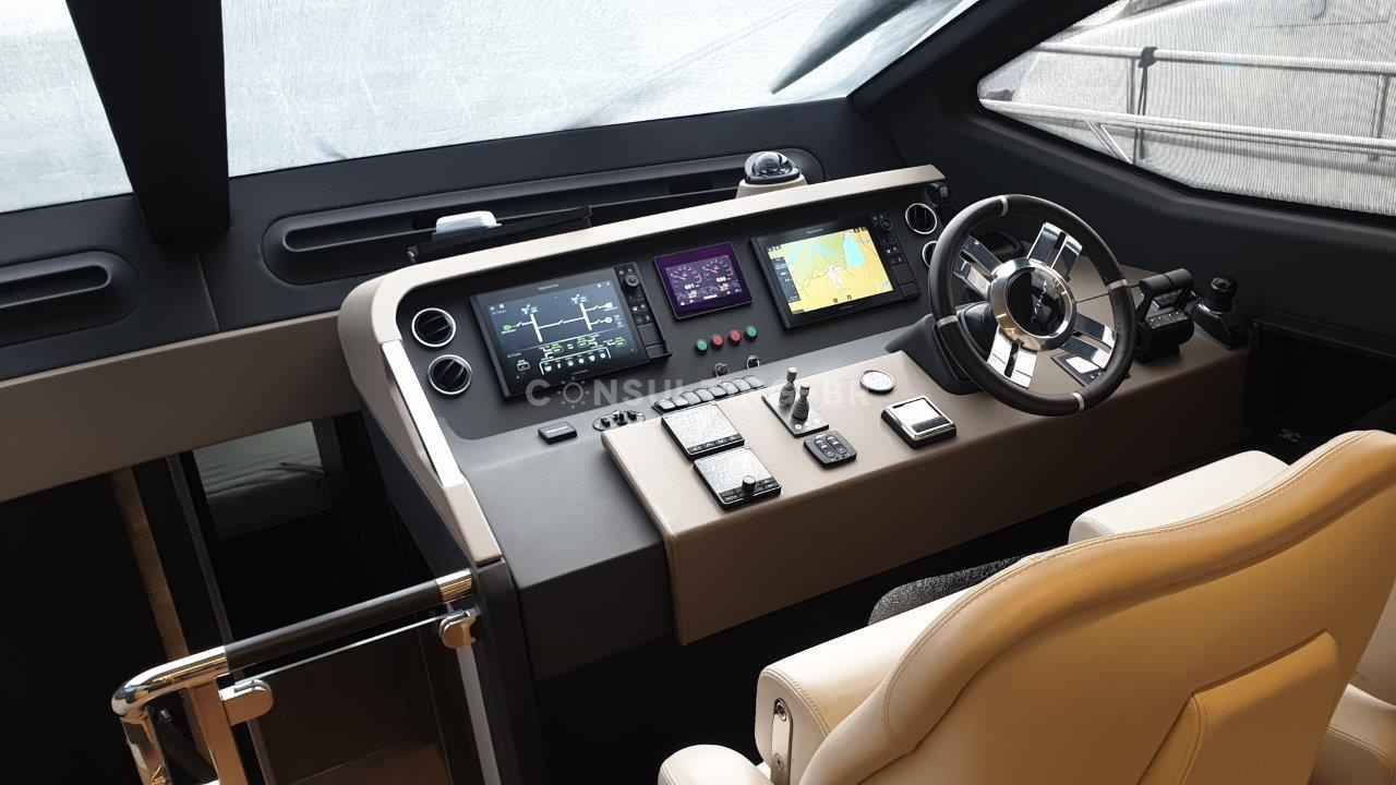 Motorboot Azimut 66 Fly