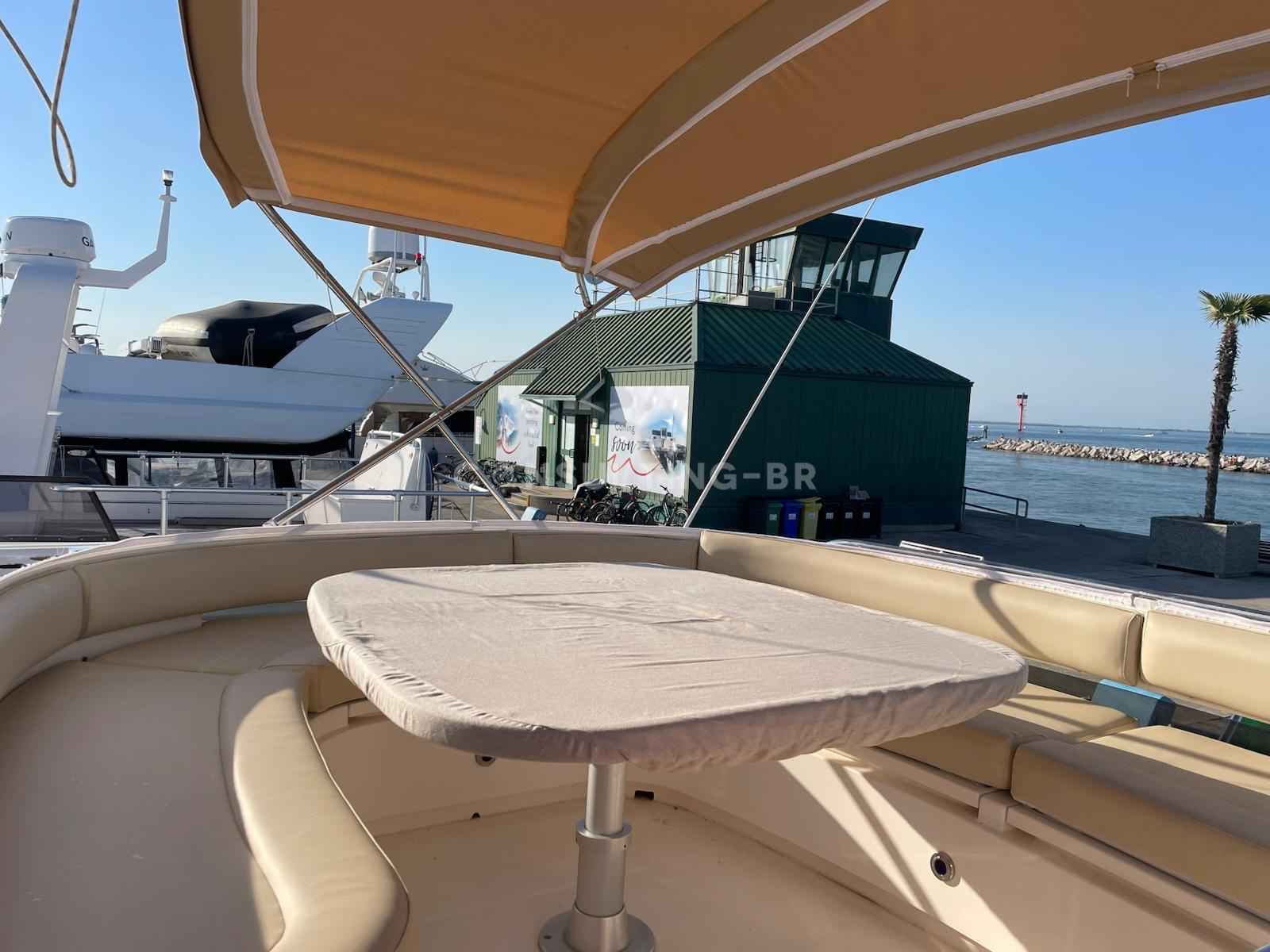 Motorboot Fairline Squadron 58