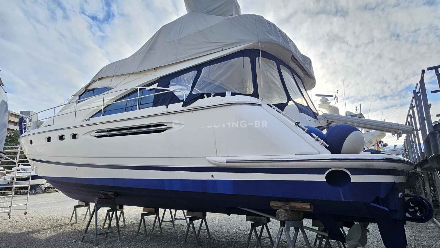 Motorboot Fairline Squadron 58