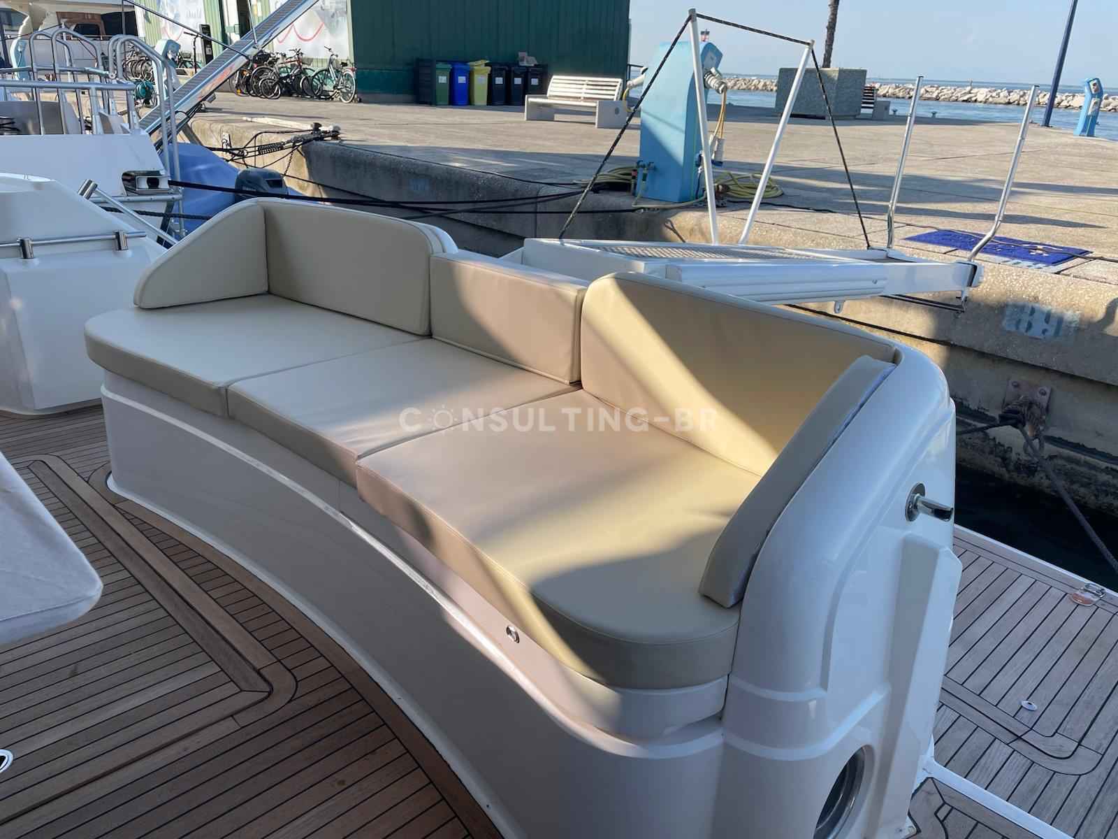Motorboot Fairline Squadron 58