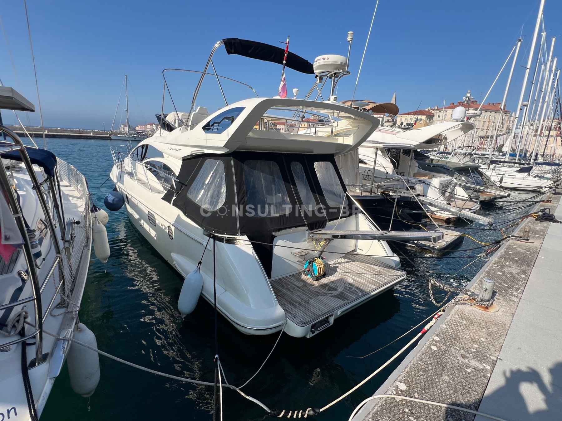 Motorboot Azimut 43 Fly