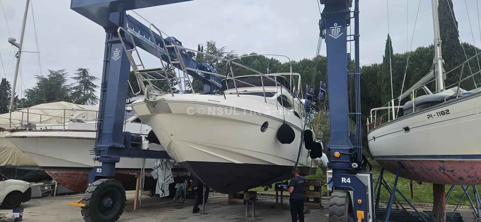 Motorboot Azimut 43 Fly