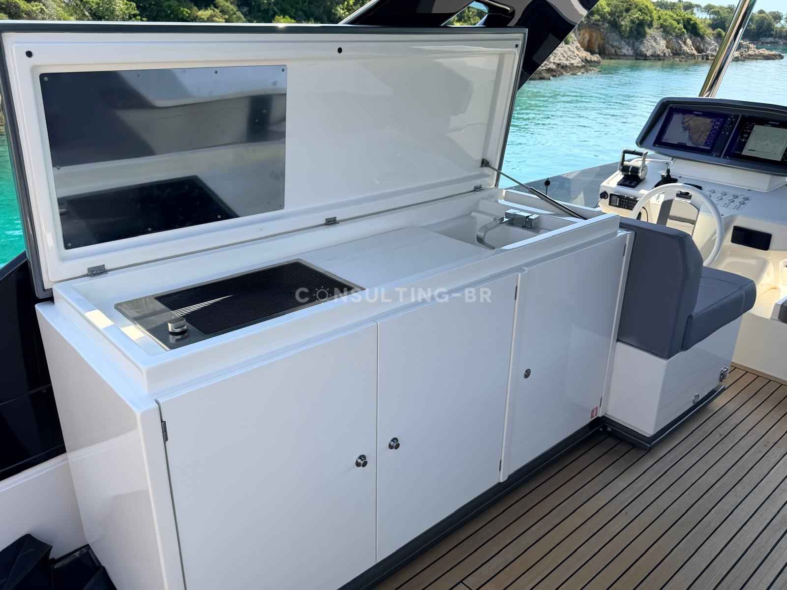 Motorboot Ferretti 670 Fly