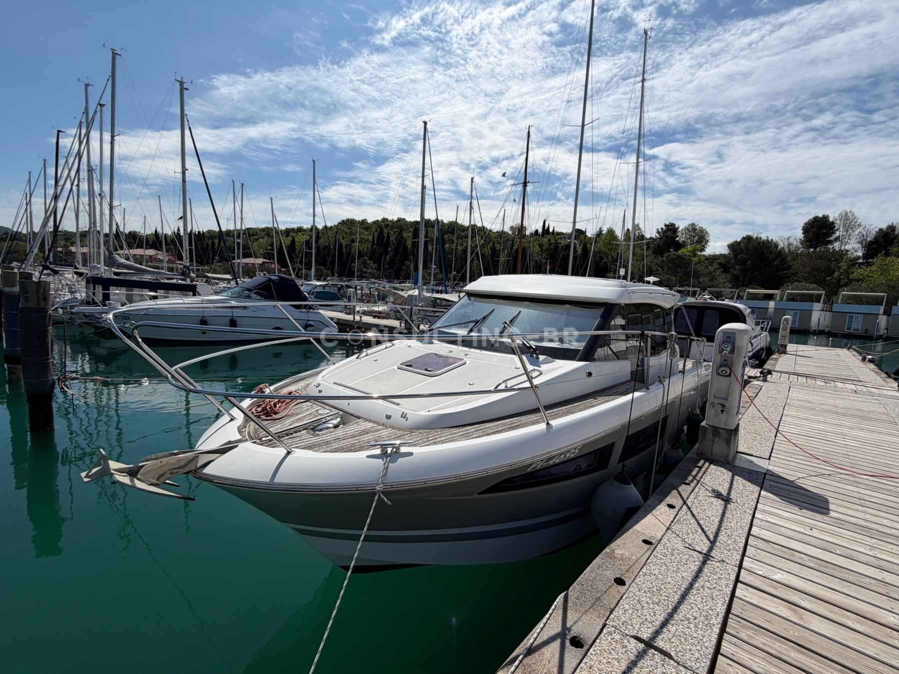 Motorboot Jeanneau NC9