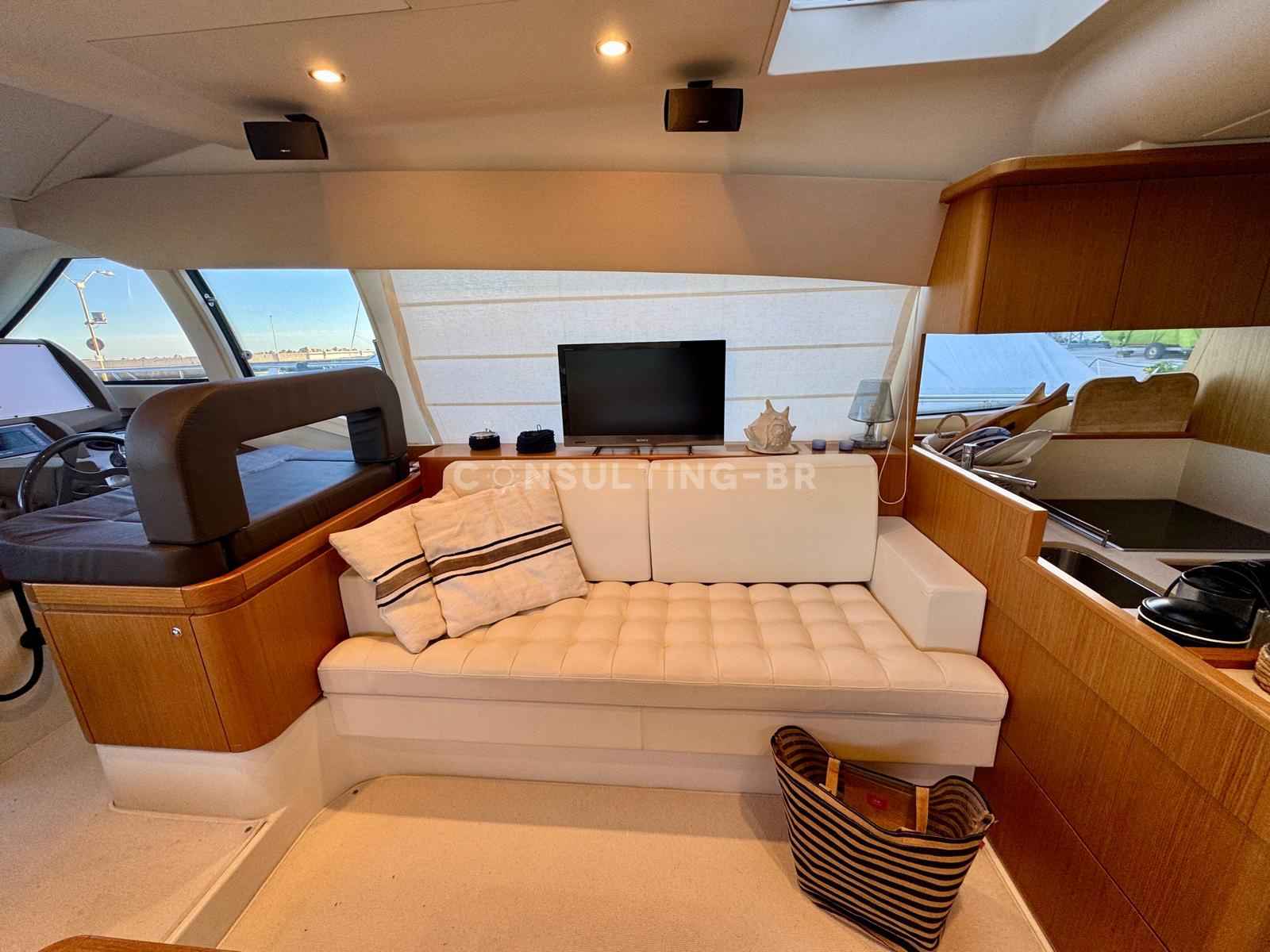 Motorboot Ferretti 530