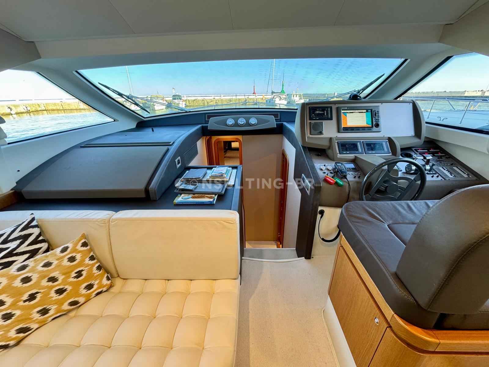 Motorboot Ferretti 530