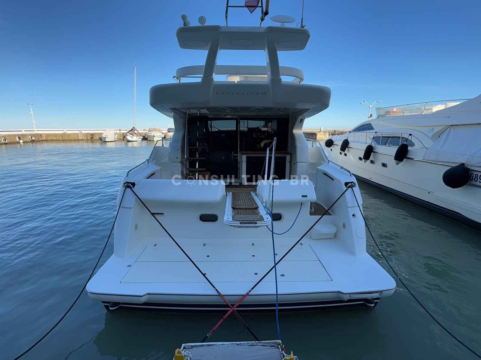 Motorboot Ferretti 530
