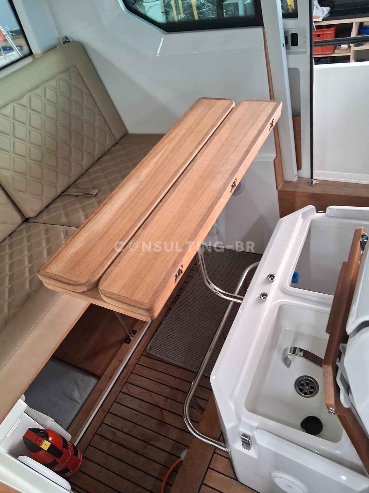 Motorboot Axopar 28 Cabin Brabus Line