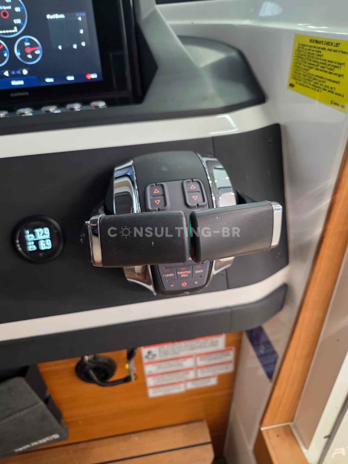 Motorboot Axopar 28 Cabin Brabus Line