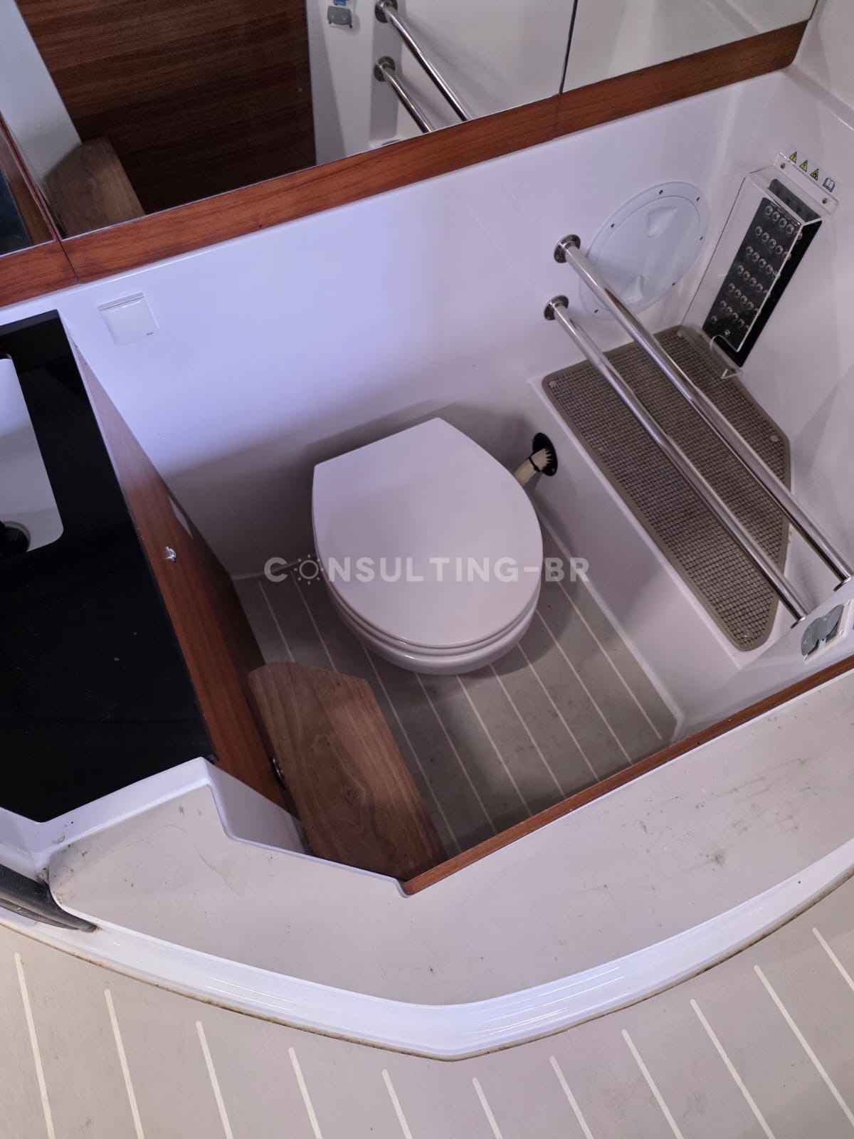 Motorboot Axopar 28 Cabin Brabus Line