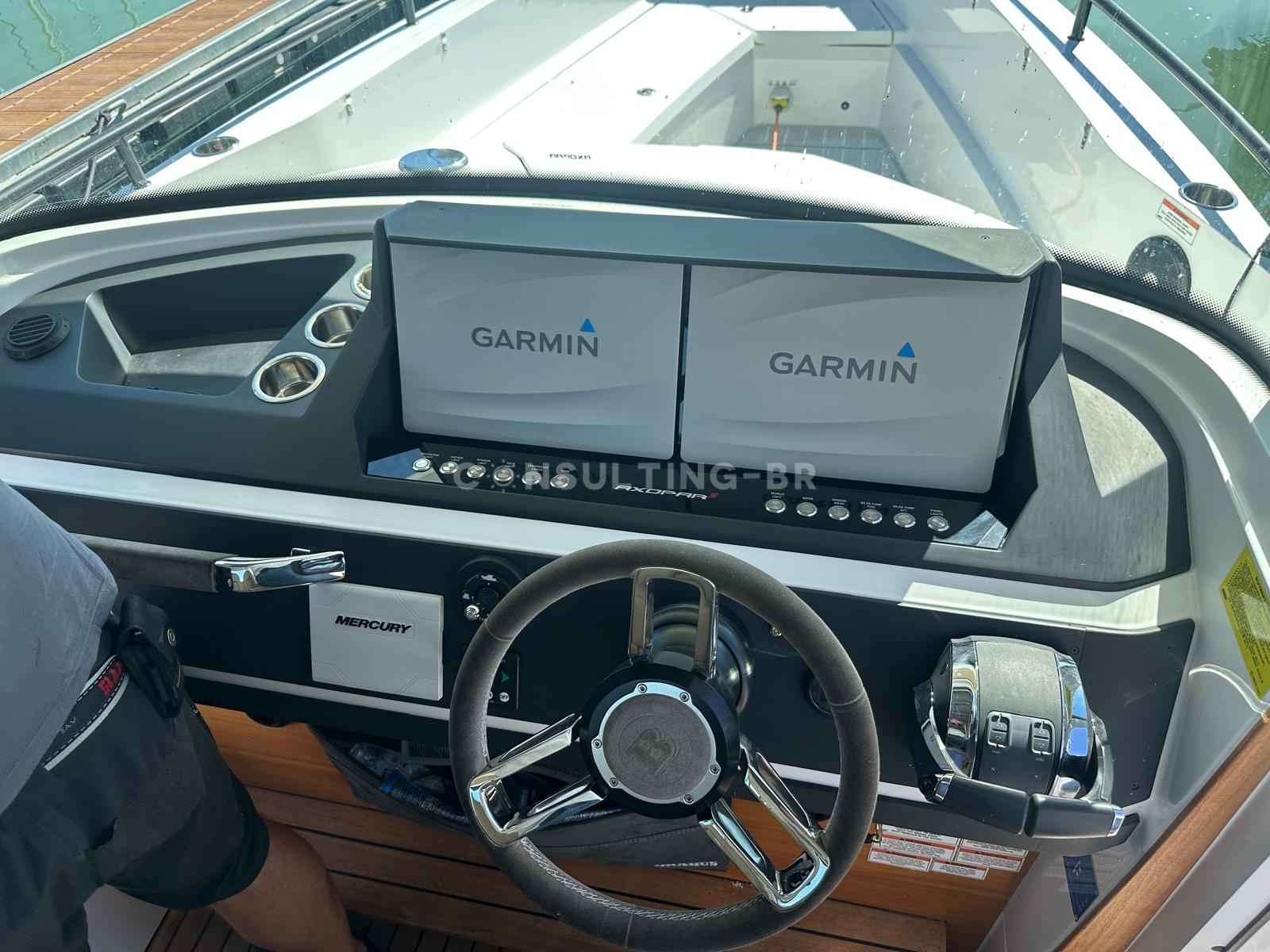 Motorboot Axopar 28 Cabin Brabus Line
