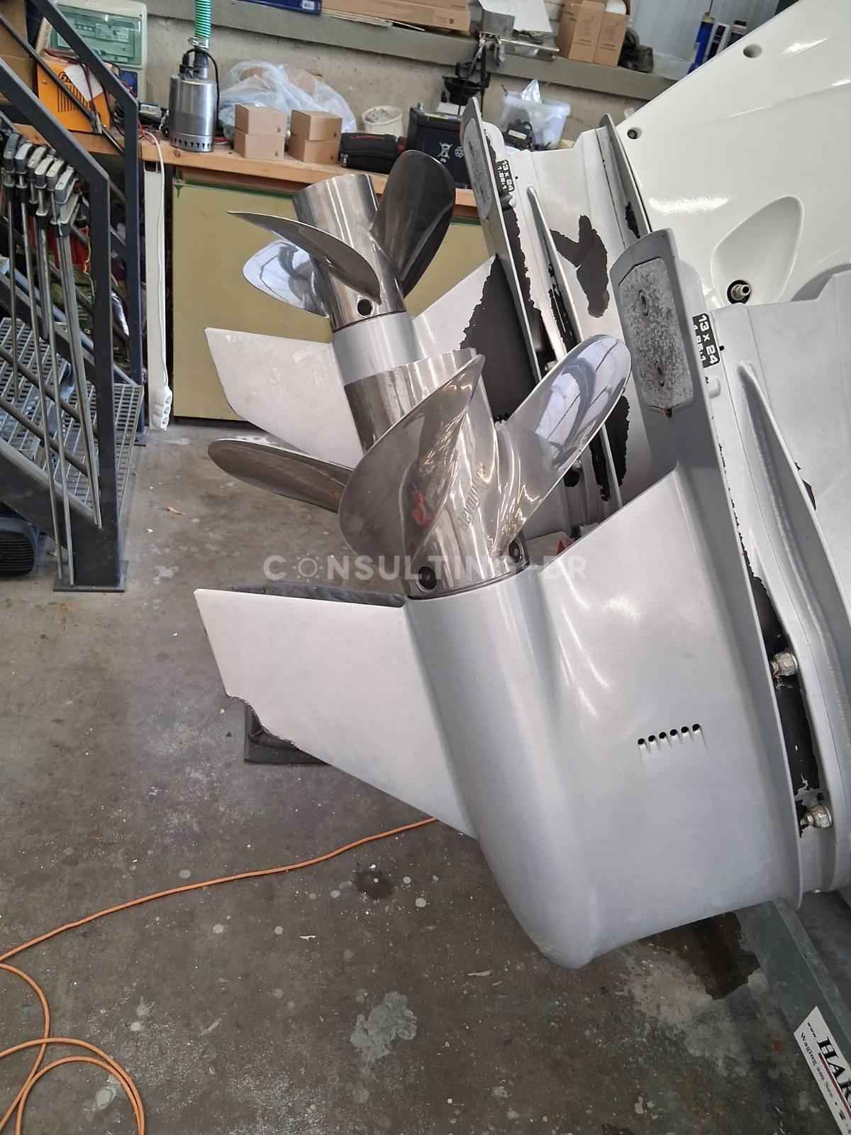 Motorboot Axopar 28 Cabin Brabus Line