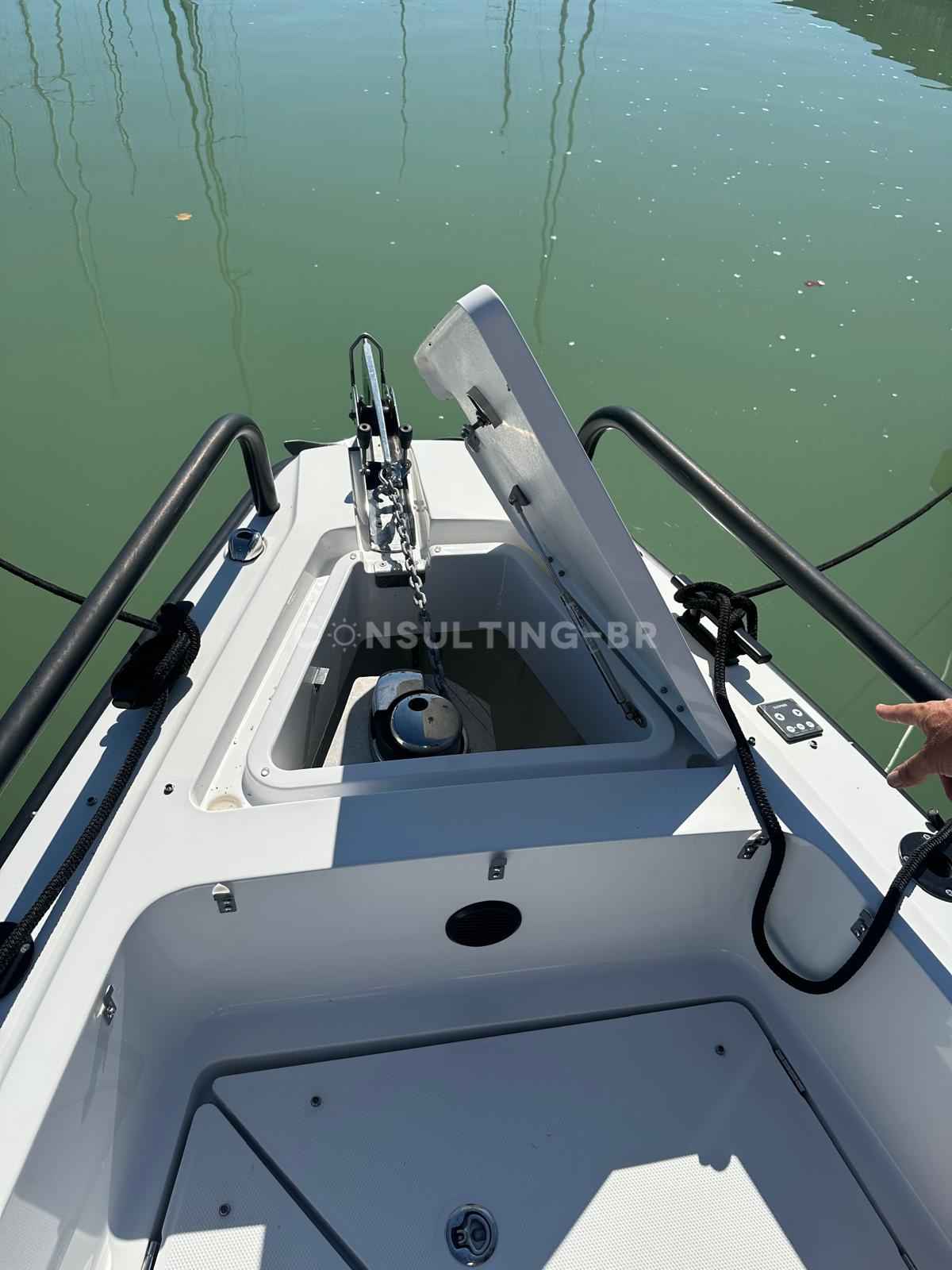 Motorboot Axopar 28 Cabin Brabus Line