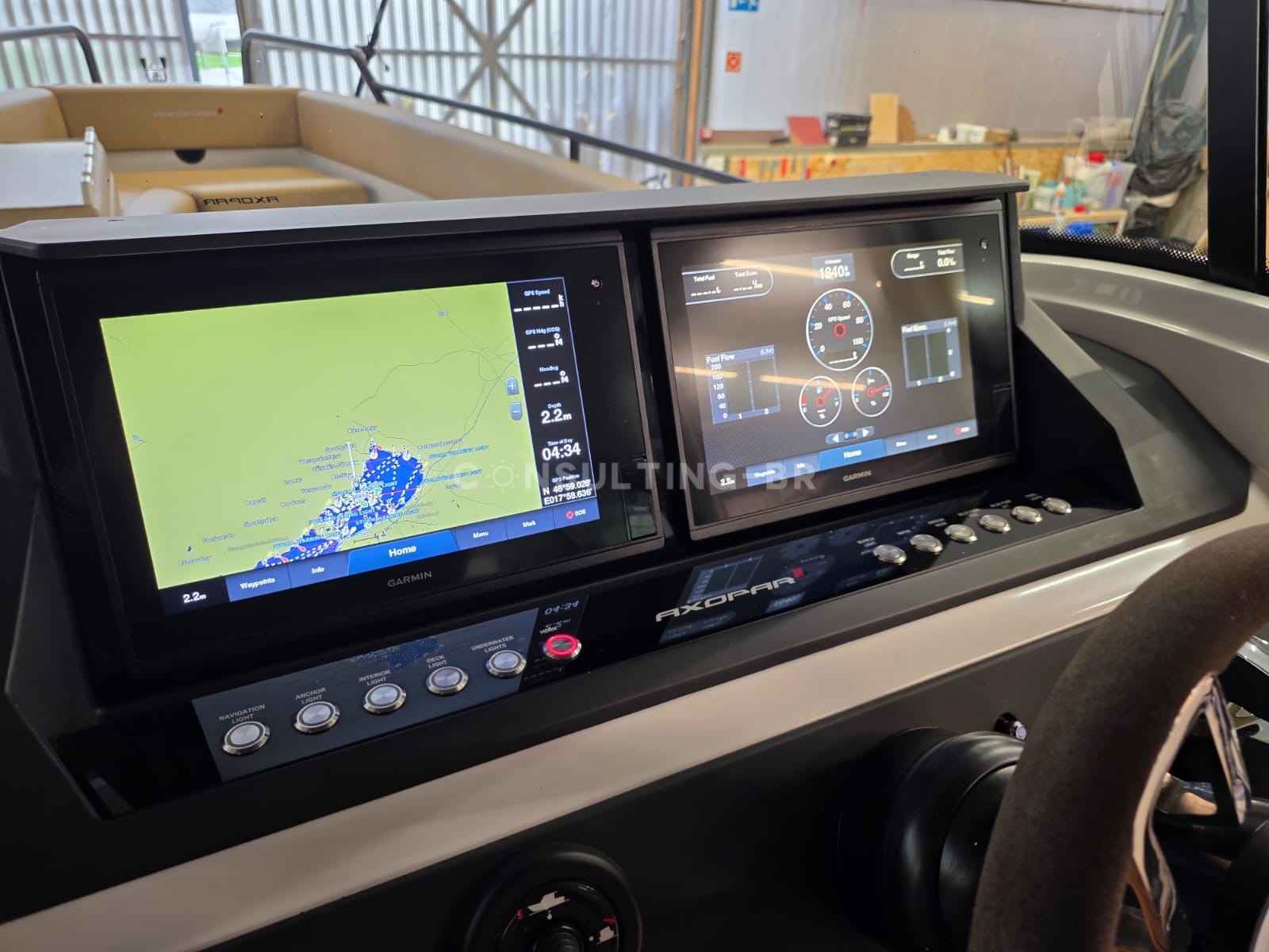 Motorboot Axopar 28 Cabin Brabus Line