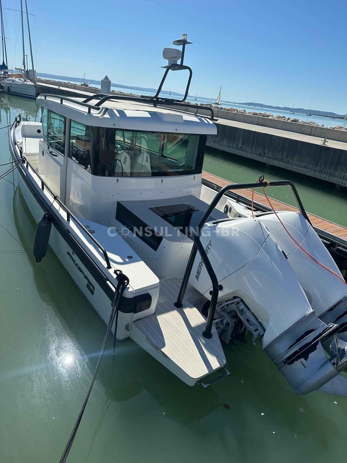 Motorboot Axopar 28 Cabin Brabus Line