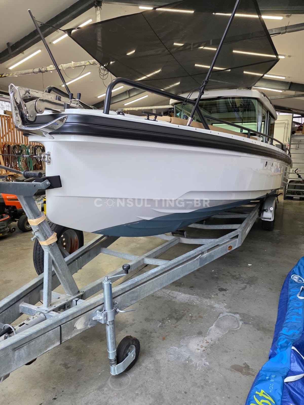 Motorboot Axopar 28 Cabin Brabus Line