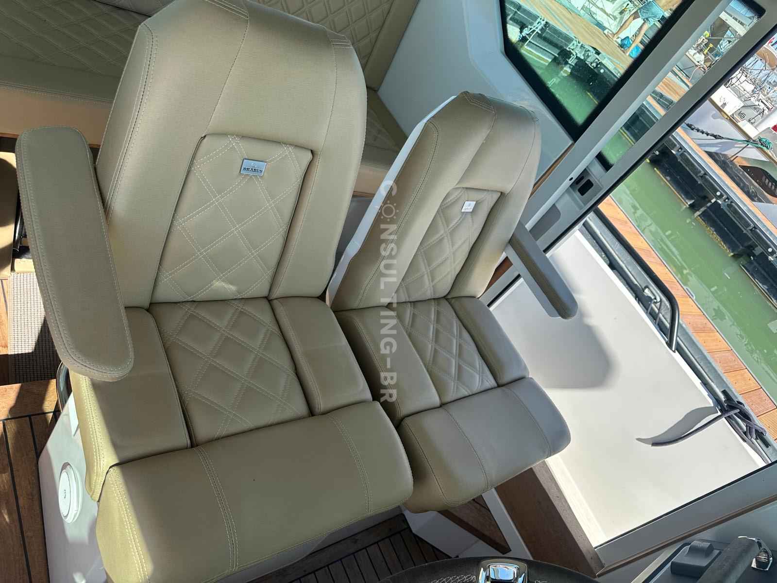 Motorboot Axopar 28 Cabin Brabus Line