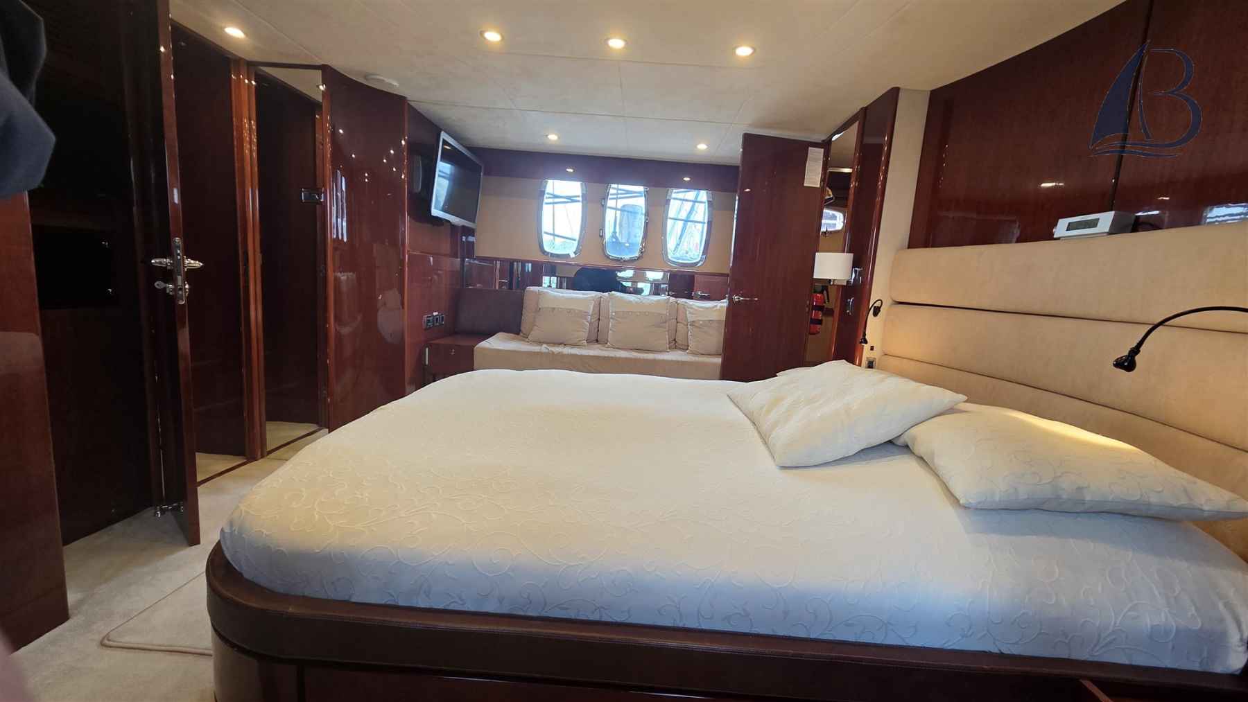 Motorboot Fairline Squadron 68
