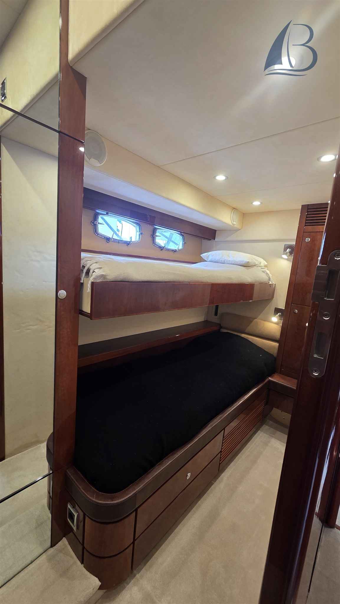 Motorboot Fairline Squadron 68