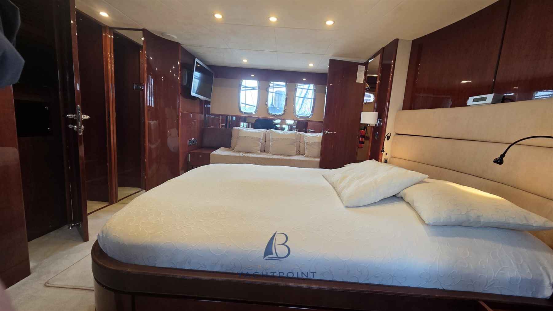 Motorboot Fairline Squadron 68