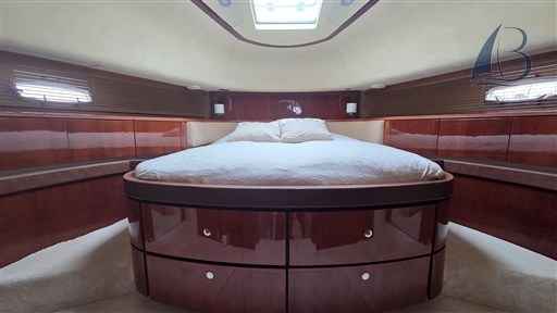 Motorboot Fairline Squadron 68