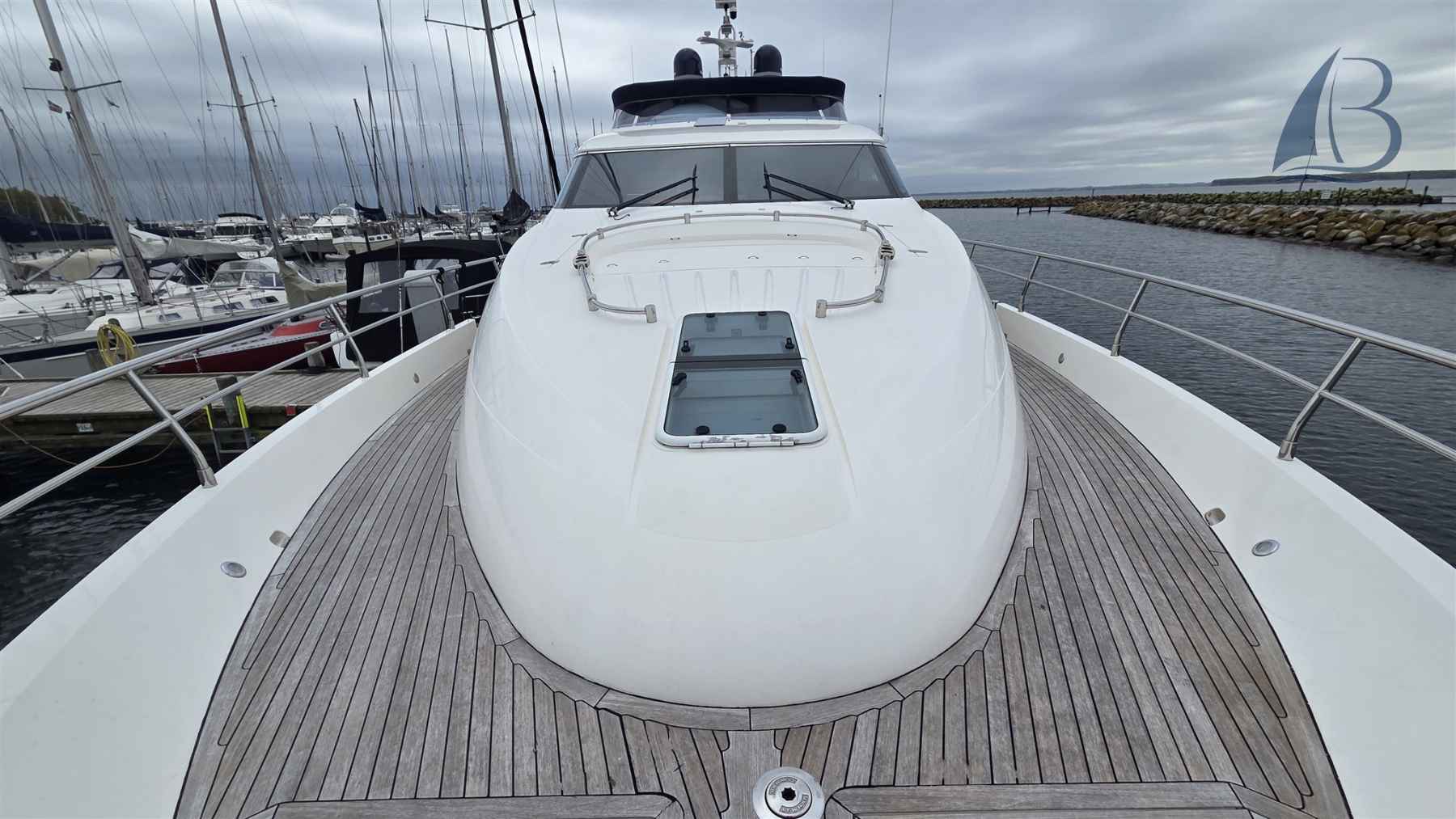 Motorboot Fairline Squadron 68