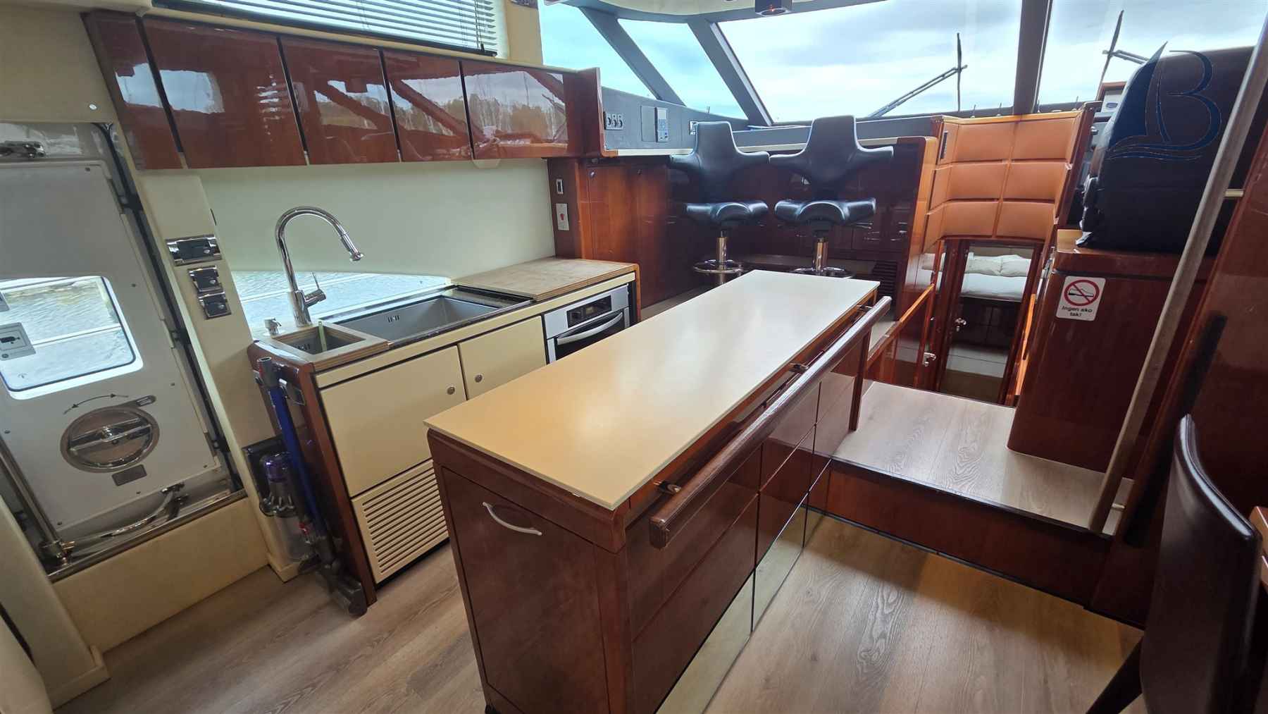Motorboot Fairline Squadron 68
