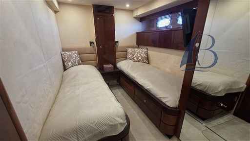 Motorboot Fairline Squadron 68