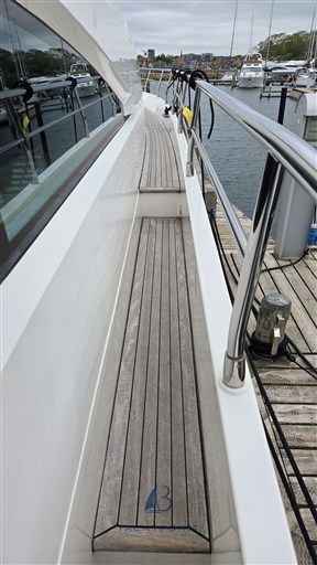 Motorboot Fairline Squadron 68