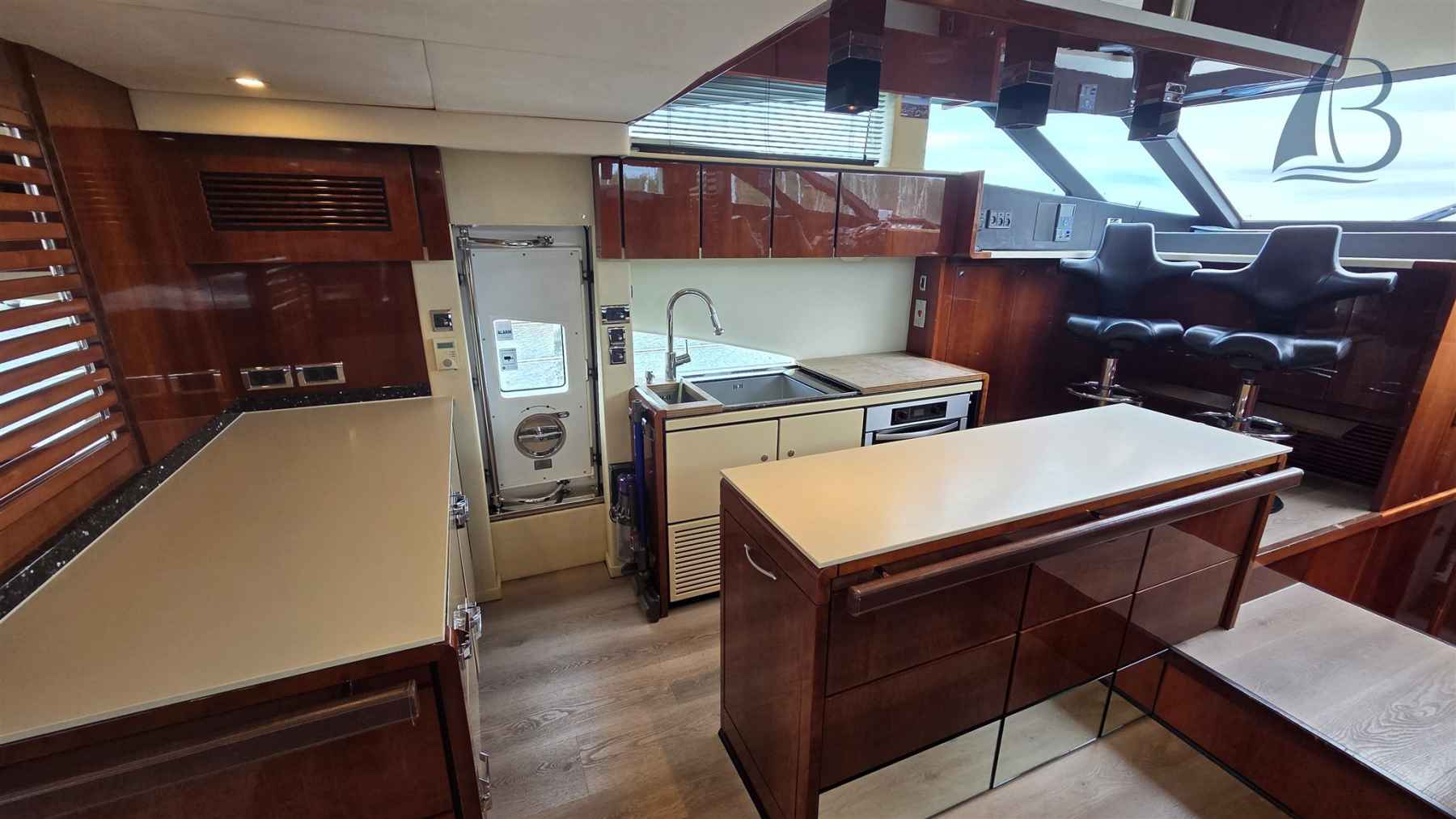 Motorboot Fairline Squadron 68
