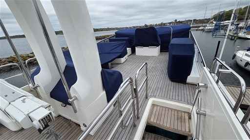 Motorboot Fairline Squadron 68