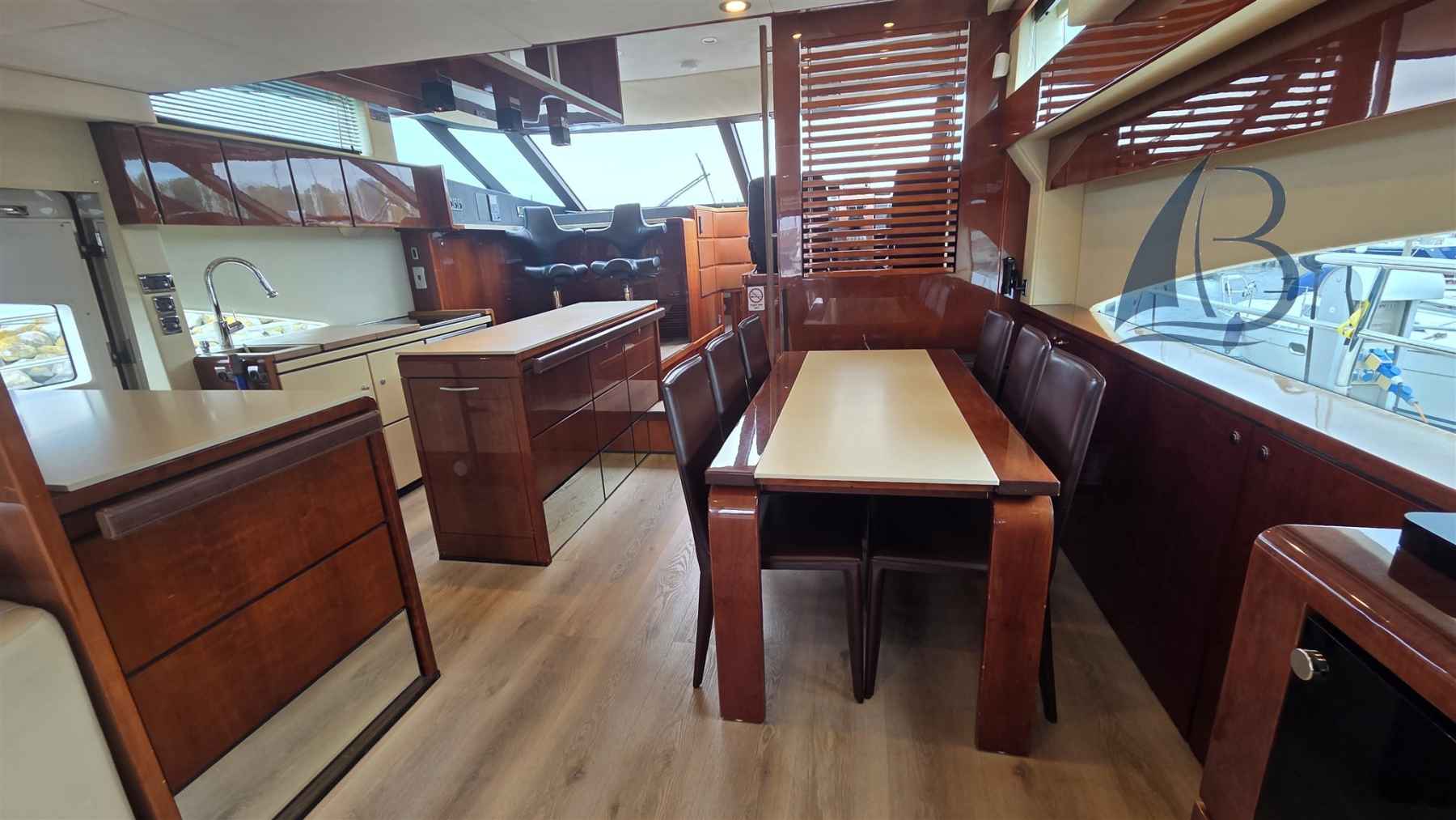 Motorboot Fairline Squadron 68
