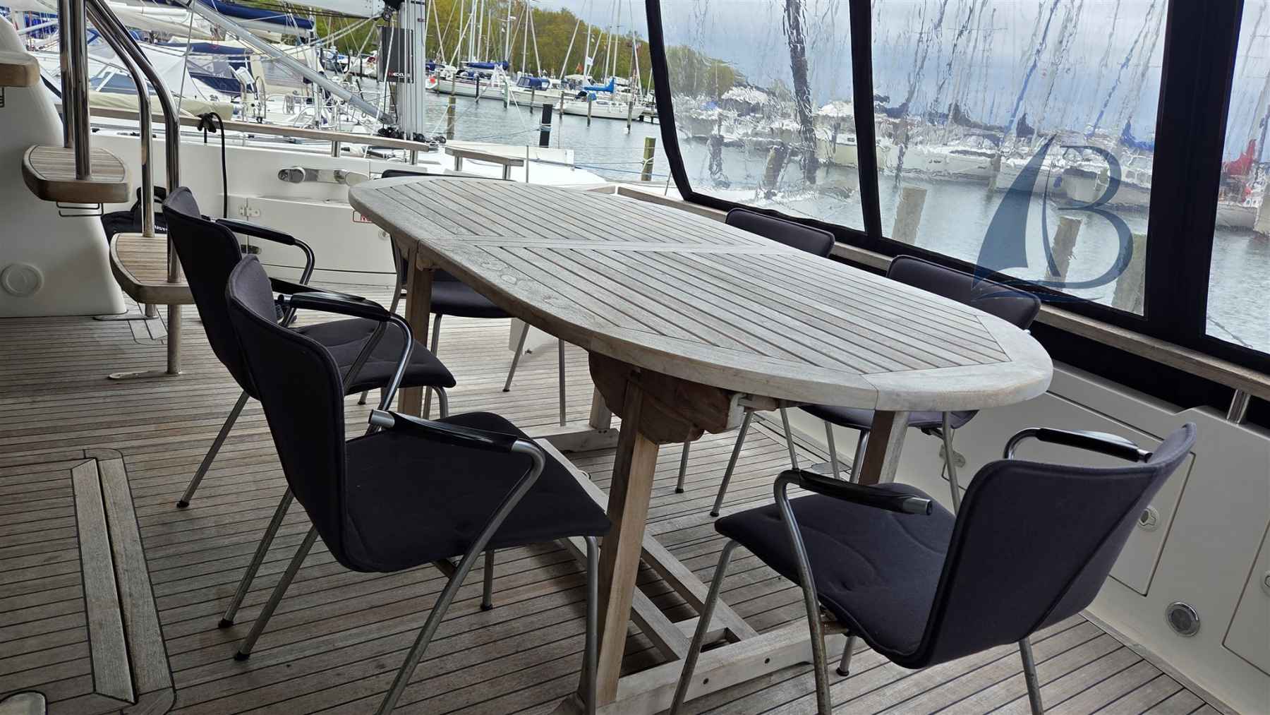 Motorboot Fairline Squadron 68