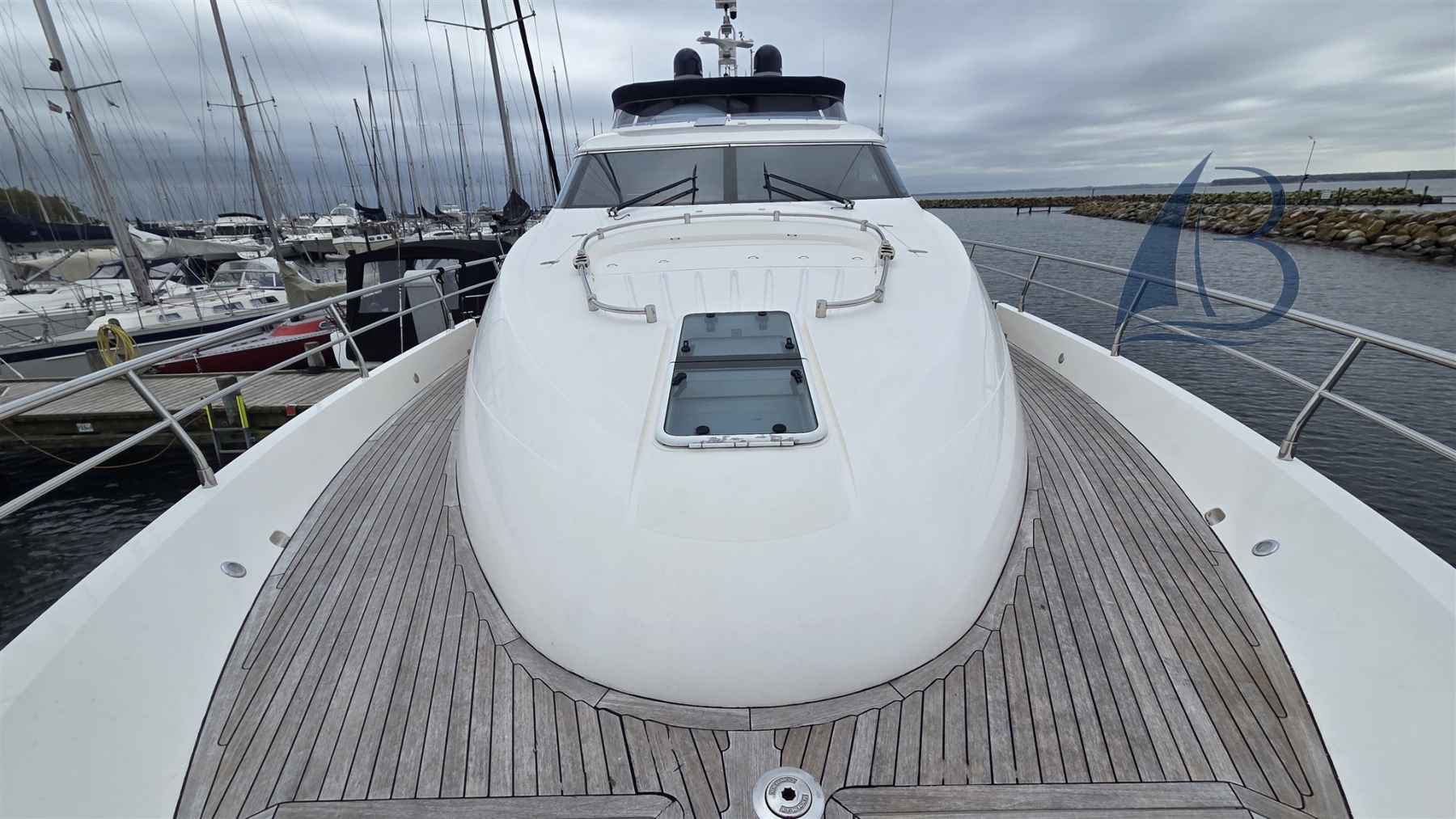 Motorboot Fairline Squadron 68