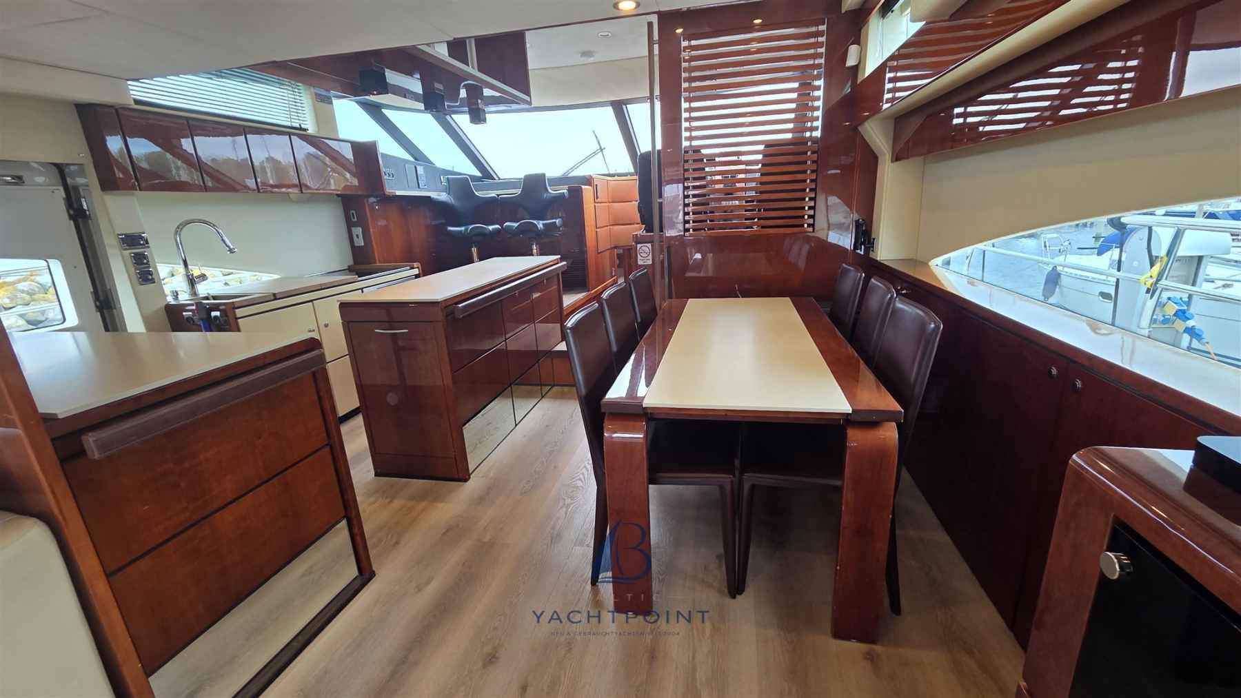Motorboot Fairline Squadron 68